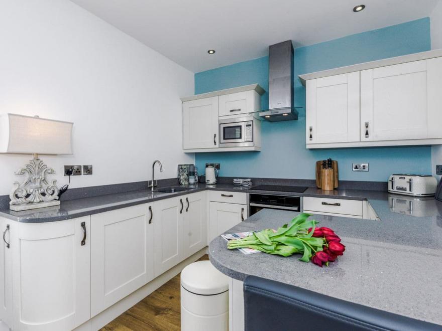 Ferrier Apartment 2 - UKC4027