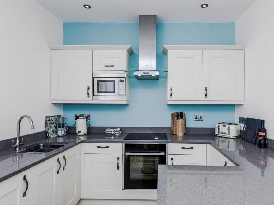 Ferrier Apartment 2 - UKC4027