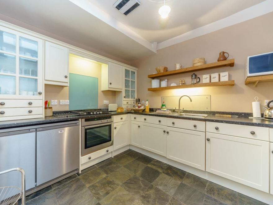 Prince Arthur & Catherine-UKC4032