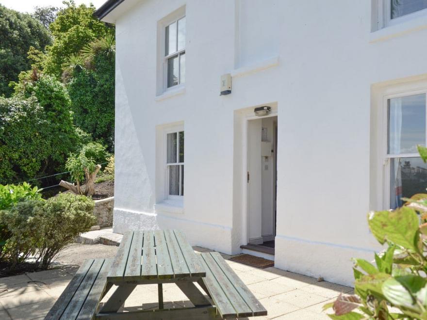 North Lodge - UKC4040