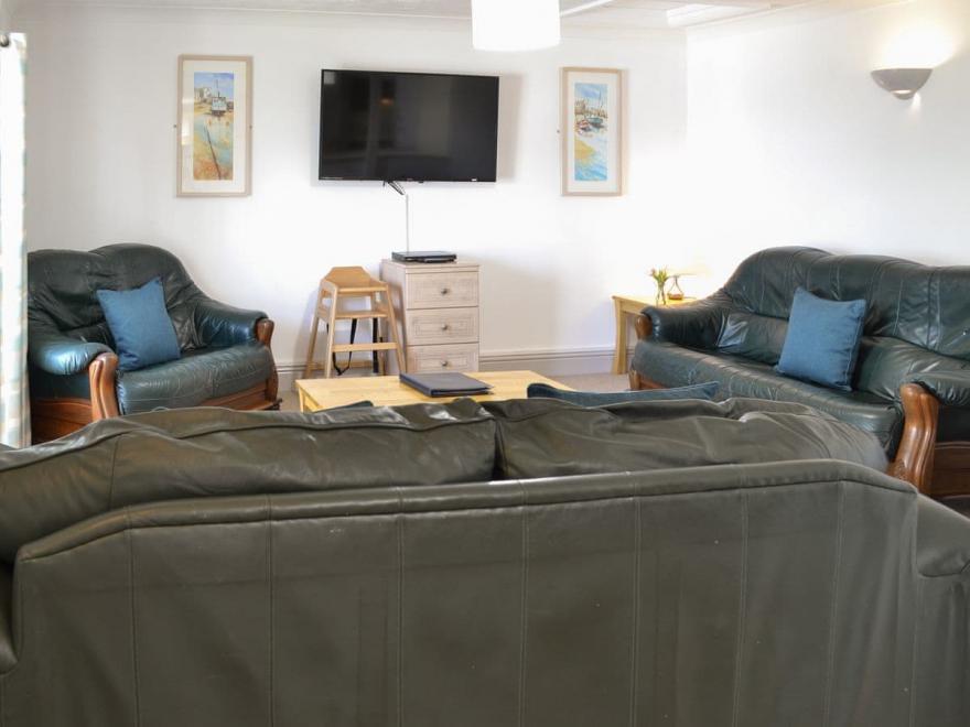 North Lodge - UKC4040