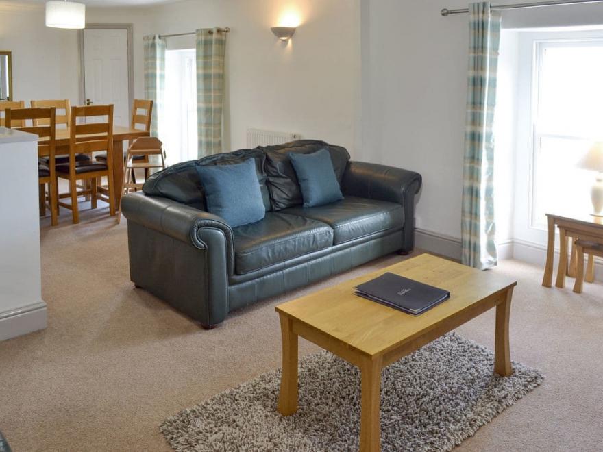 North Lodge - UKC4040