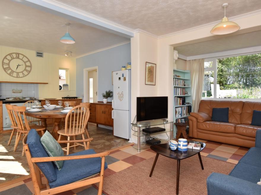 Bungalow in Lanteglos-by-Fowey, South Cornwall