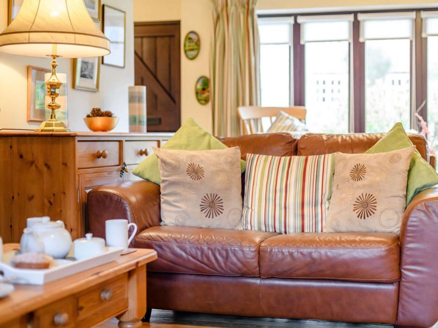 Bungalow in Coombe Keynes, Dorset