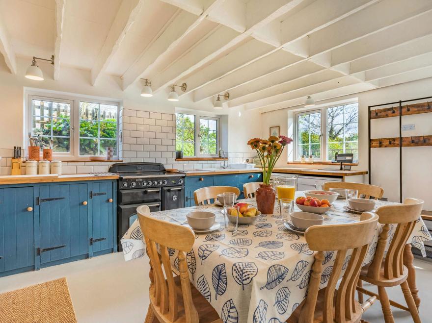 Cottage in Burton Bradstock, Dorset
