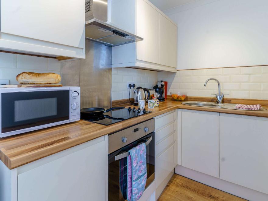 Cottage in Aberporth 1ml SW), West Wales
