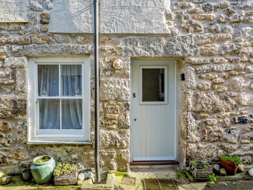 Cottage in Mousehole, West Cornwall