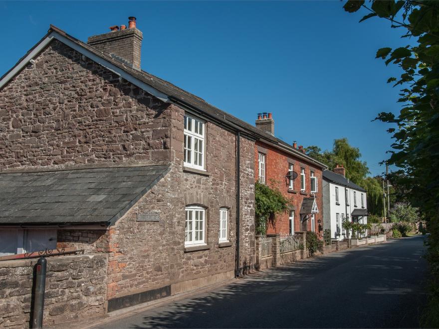 Cottage in Talybont-on-Usk, Mid Wales