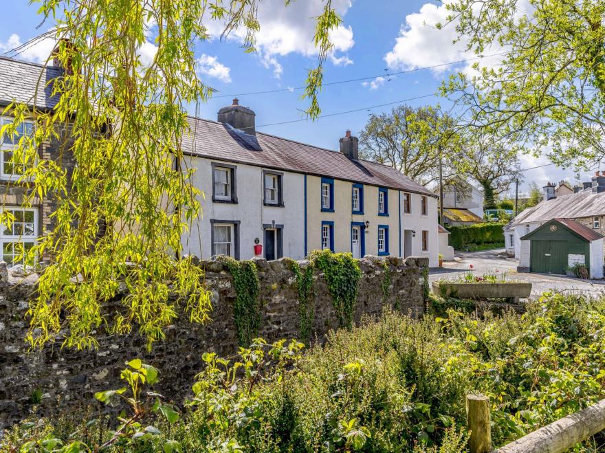 Cottage in Llanfynydd, West Wales
