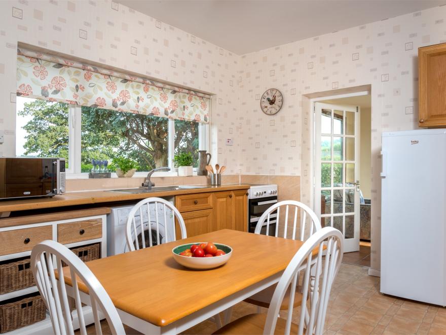 Bungalow in Llanfihangel-Crucorney, South Wales