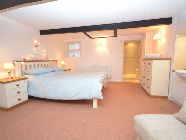Cottage in Norton Sub Hamdon, Somerset