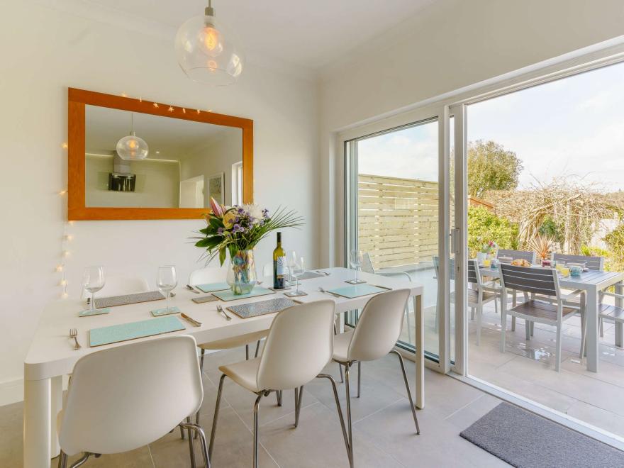 Bungalow in Saundersfoot, West Wales