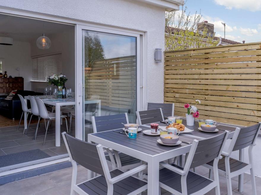 Bungalow in Saundersfoot, West Wales