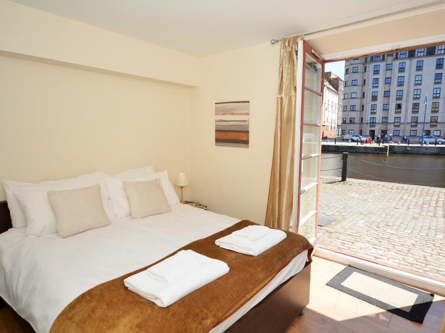Apartment in Leith Shore, Edinburgh and Lothians
