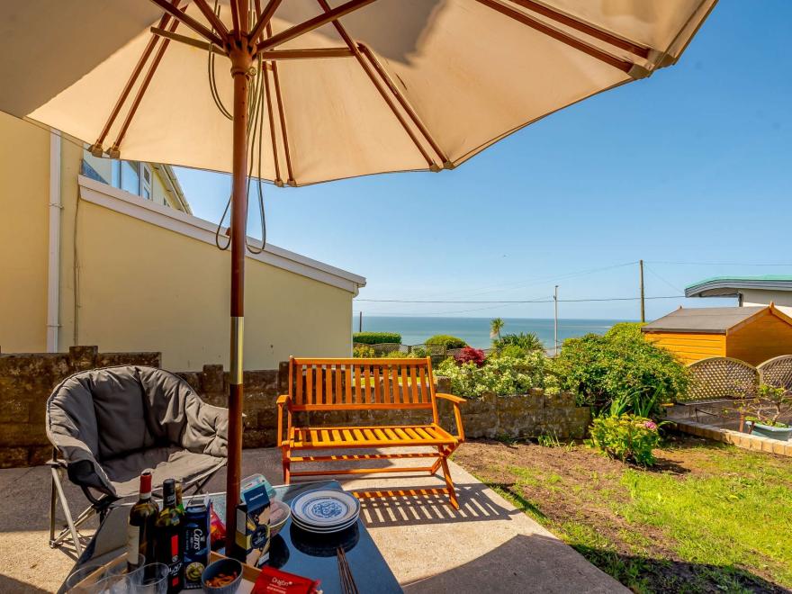Bungalow in Ogmore-By-Sea, South Wales