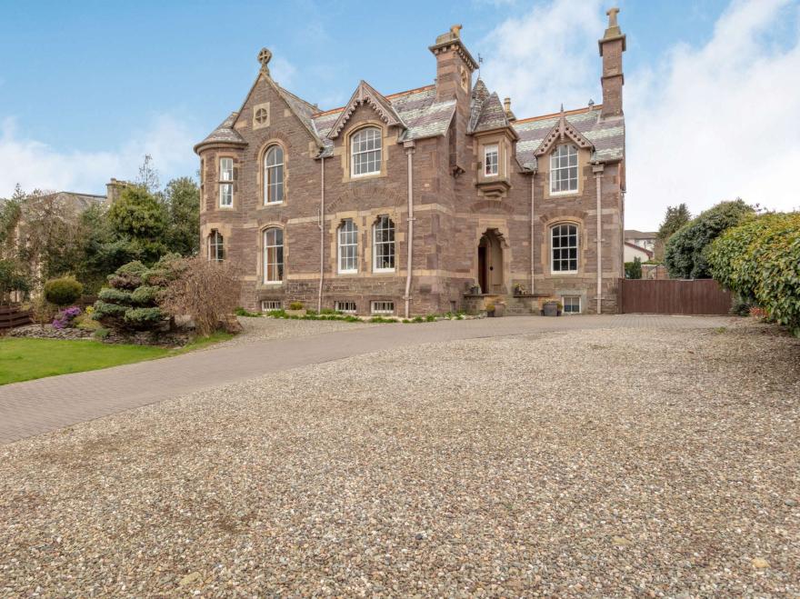 Wing in Crieff, Perth and Kinross
