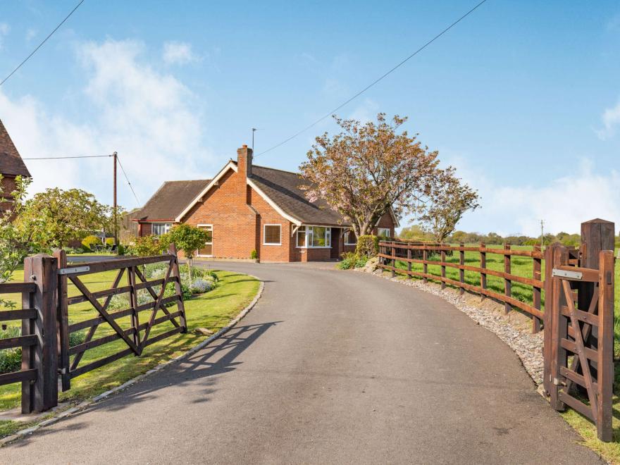 Bungalow in Sandbach, Cheshire