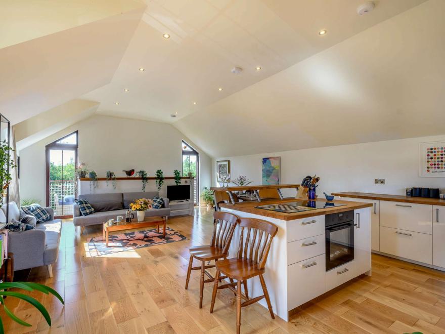 Wing in West Calder, Edinburgh and Lothians