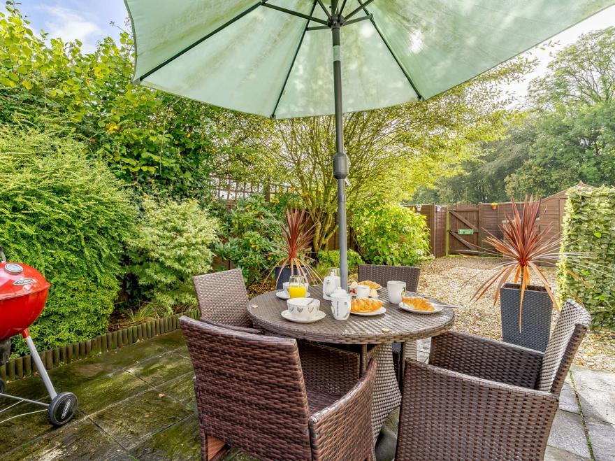 Cottage in Kidwelly 3.5 miles SW, West Wales