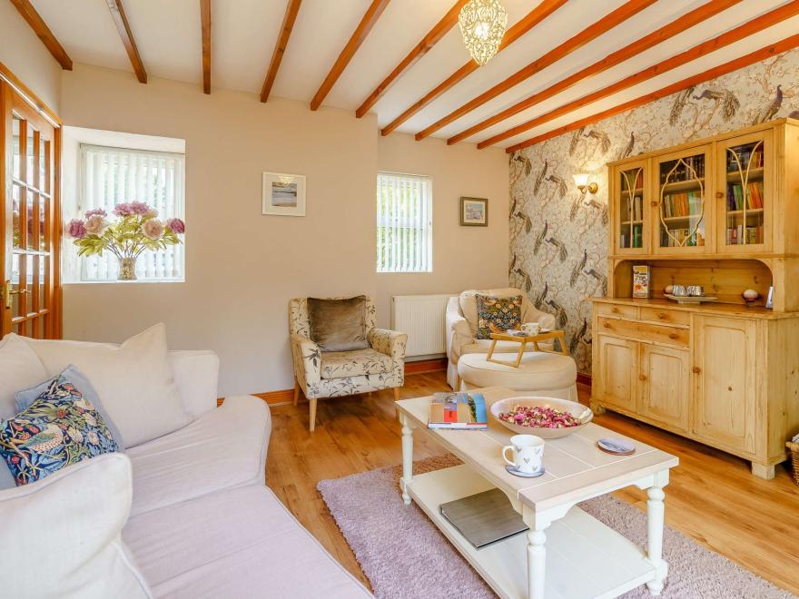Cottage in Kidwelly 3.5 miles SW, West Wales