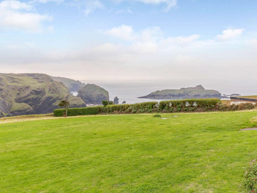 Bungalow in Mullion Cove, West Cornwall