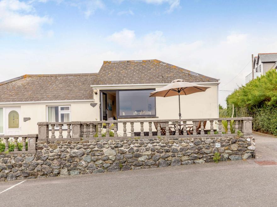 Bungalow in Mullion Cove, West Cornwall