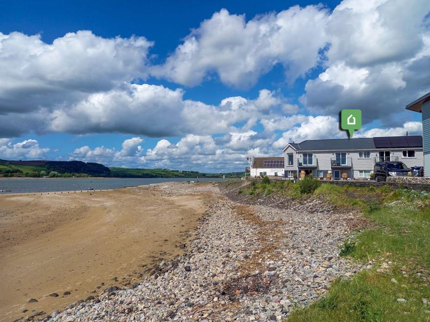 Cottage in Ferryside, West Wales