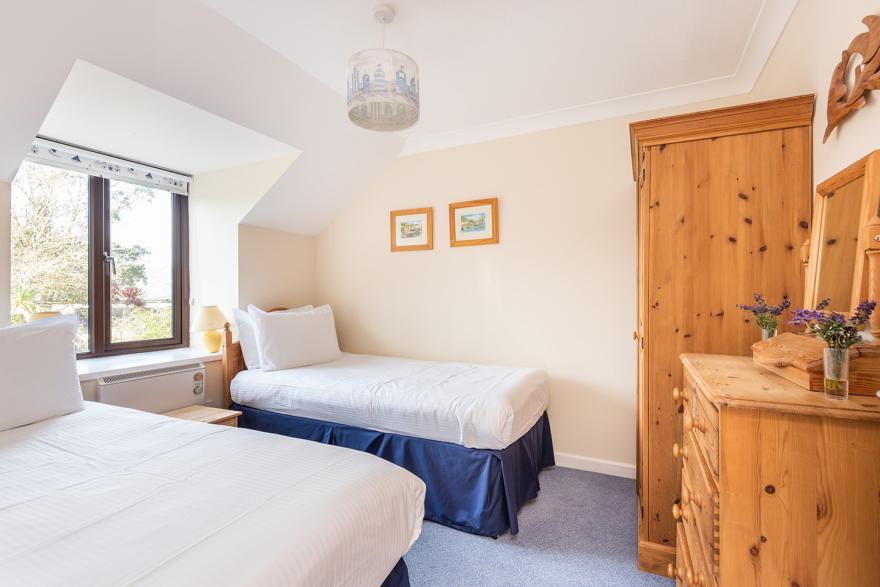 55 Upper Maen Cottage