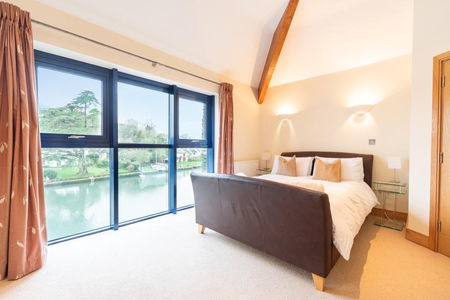 6 Crabshell Quay