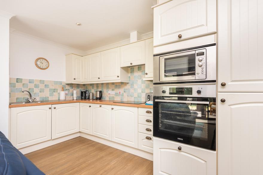 Finders, 87 Keeper's Cottage