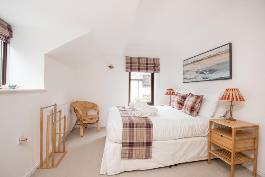 Finders, 87 Keeper's Cottage