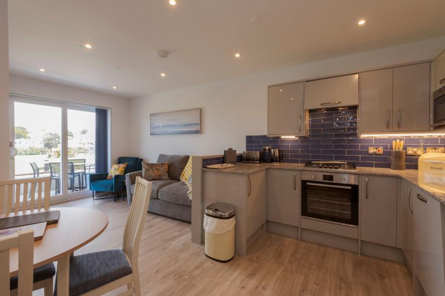 Porth Beach Garden Villas - Twin bed