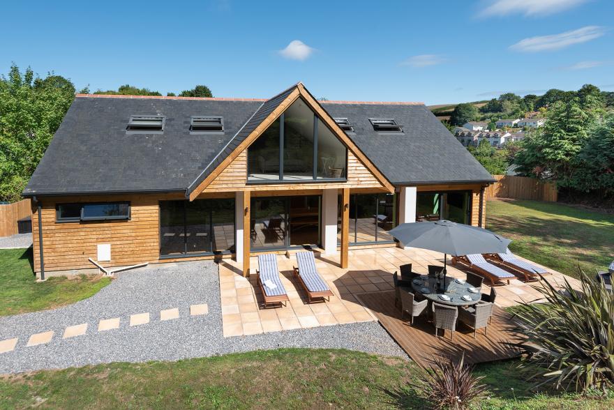 Acacia House
