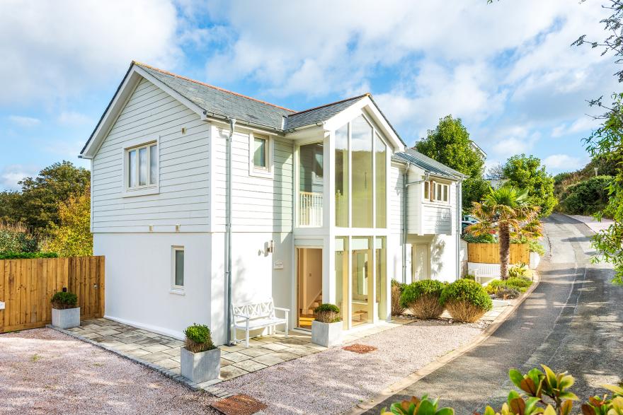 1 Edith Mews