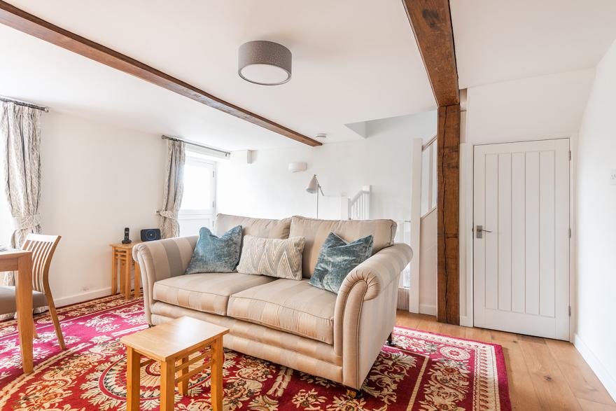 2 Rose Cottages