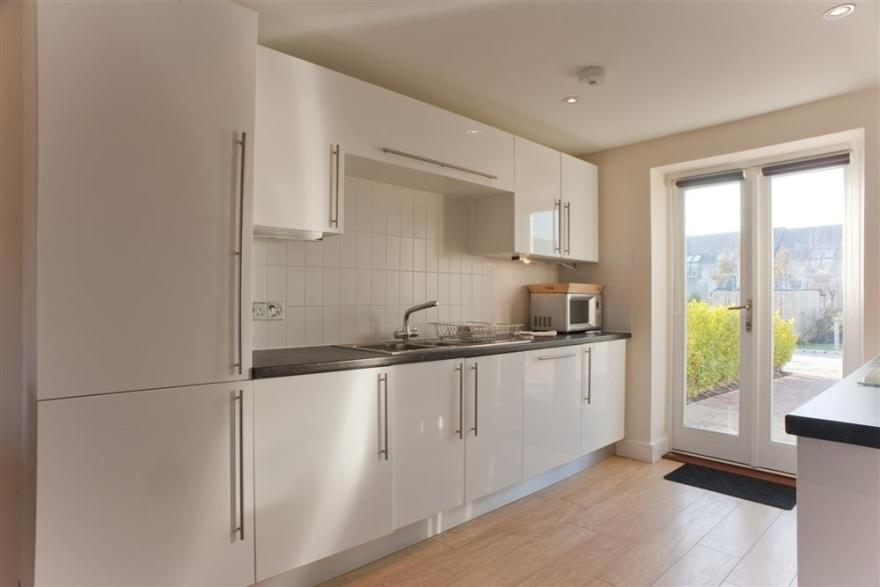 Bay Retreat - 2 bed with shower