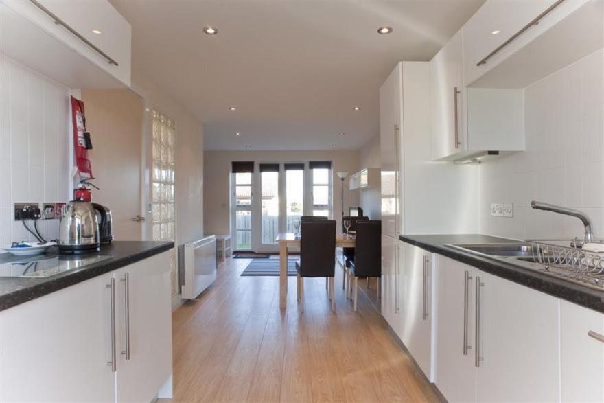 Bay Retreat - 2 bed with shower