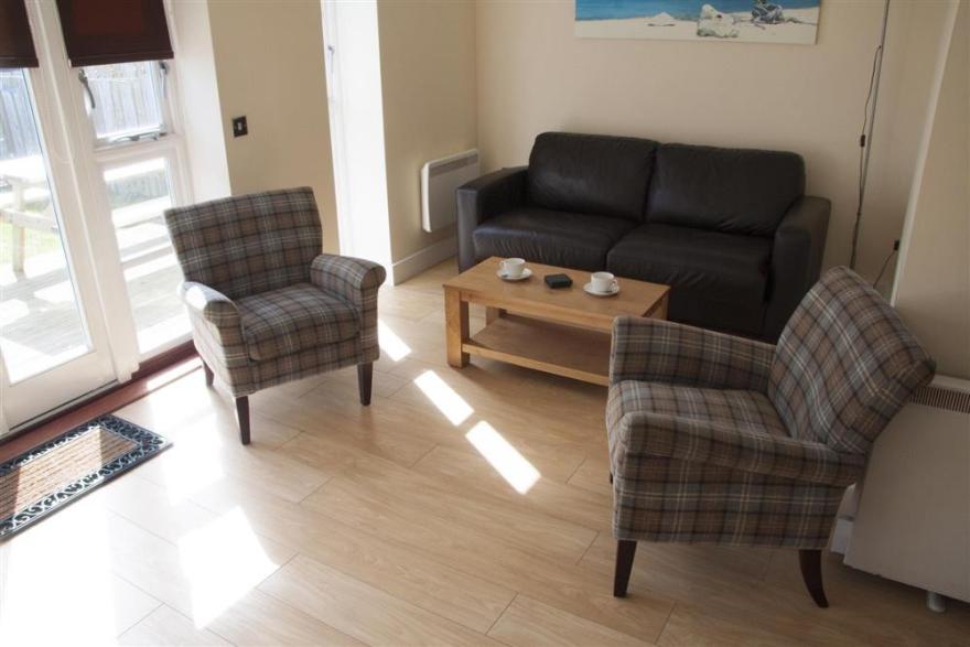 Bay Retreat - 2 bed with shower