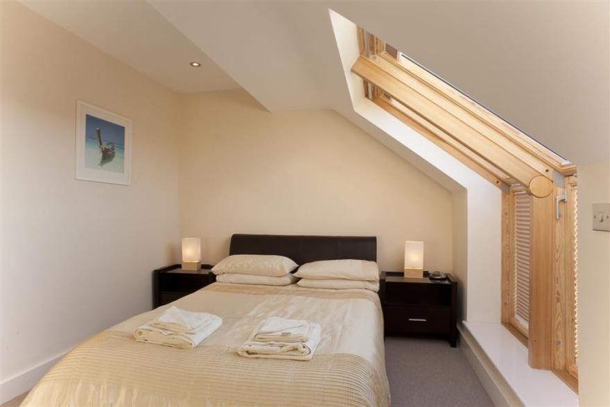 Bay Retreat - 2 bed with shower