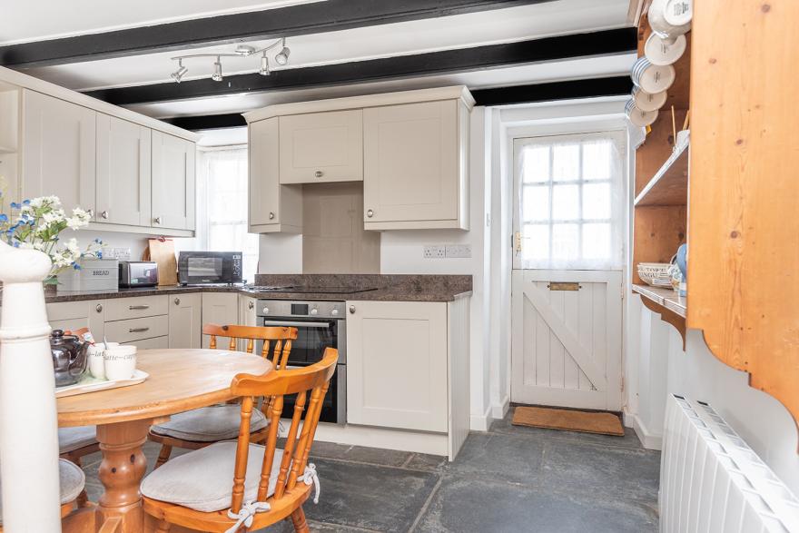 White Pebble Cottage