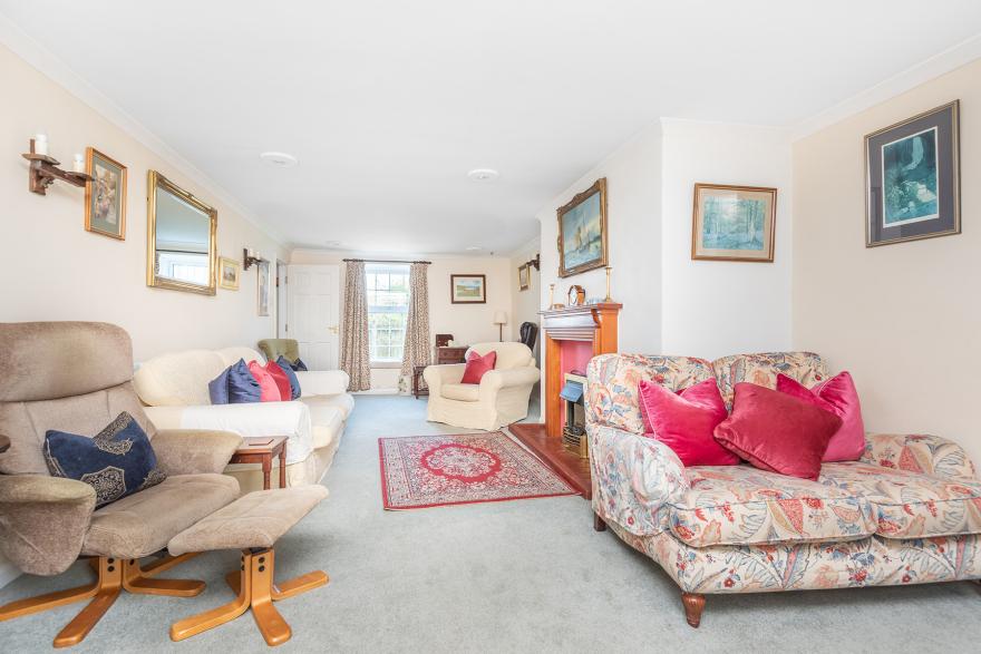 Clovelly Cottage