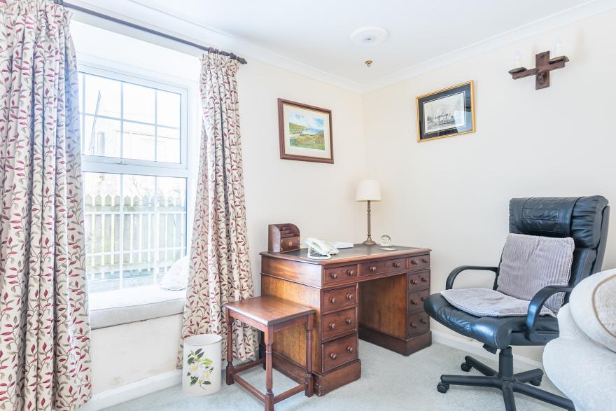 Clovelly Cottage