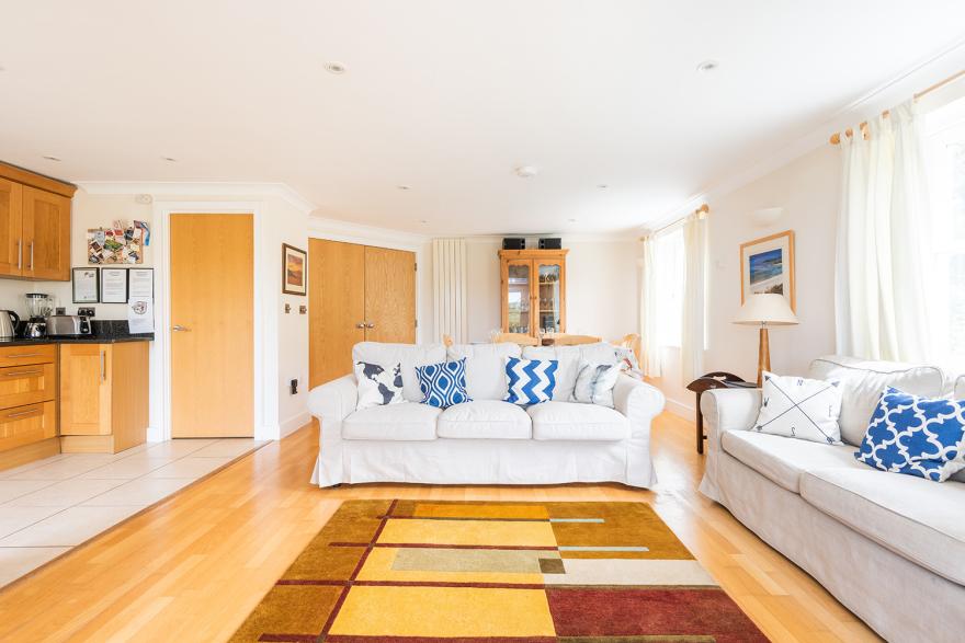 1 Thurlestone Beach Apartments