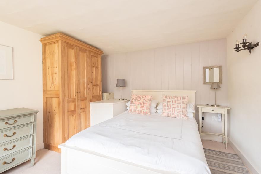 2 Vale Cottage