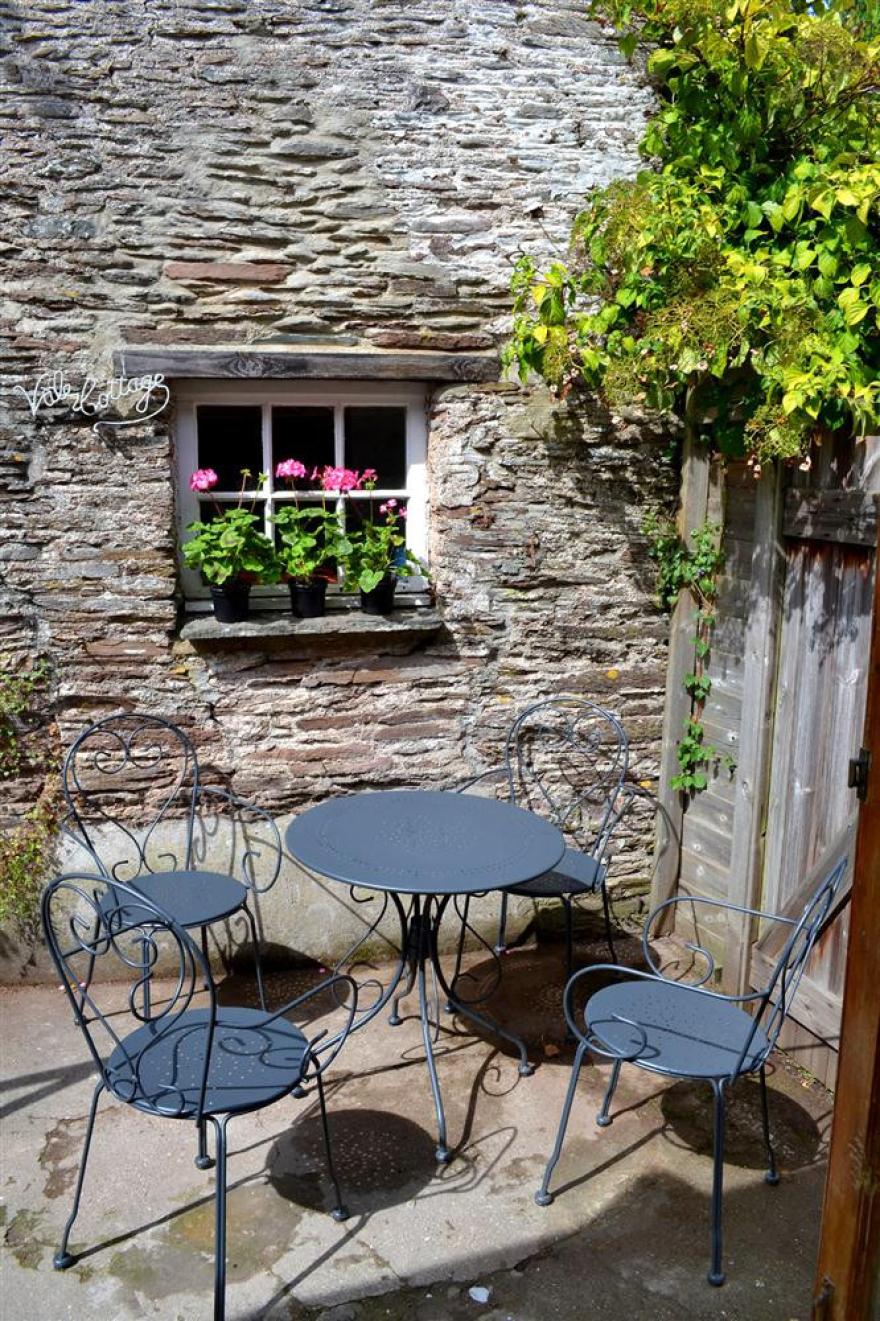 2 Vale Cottage