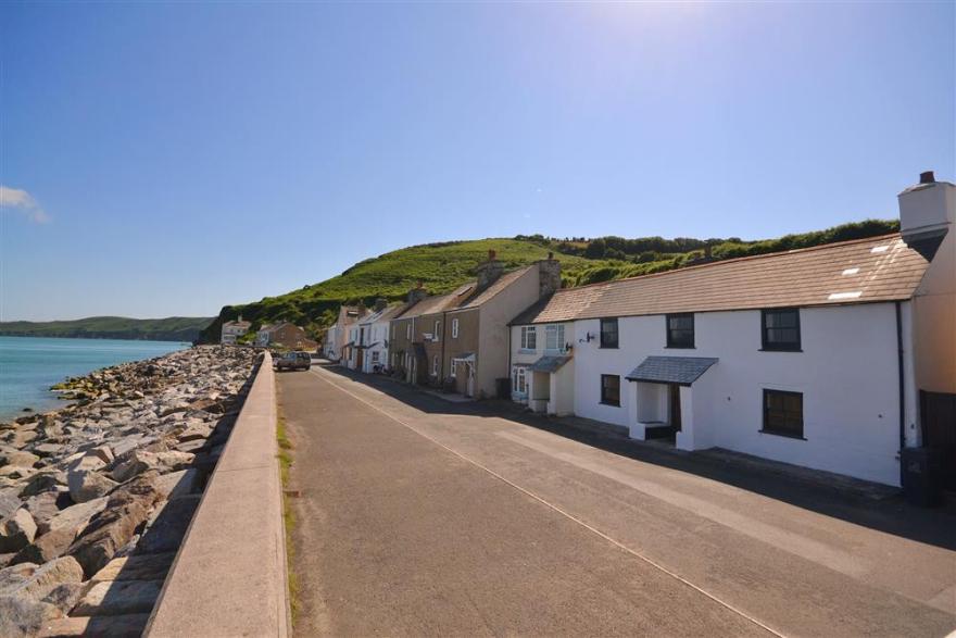 14 Beesands