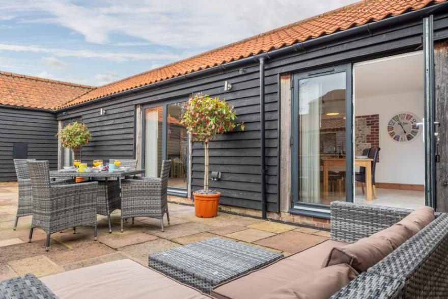 1 Courtyard Barn