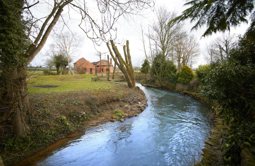 Riverside Farm Cottage