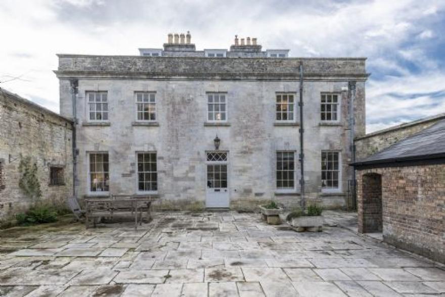 The Courtyard House (4)