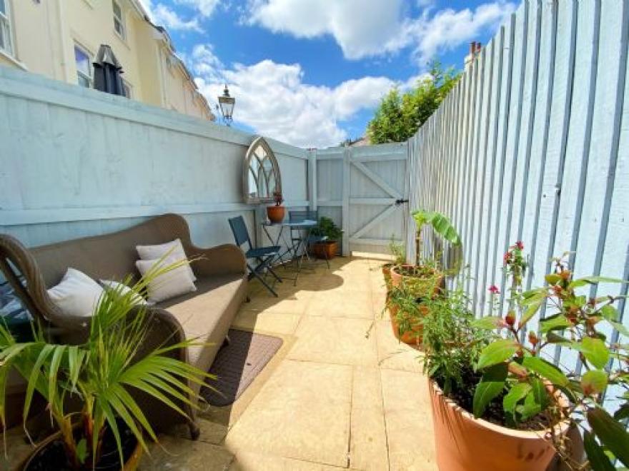 Lisburne Place